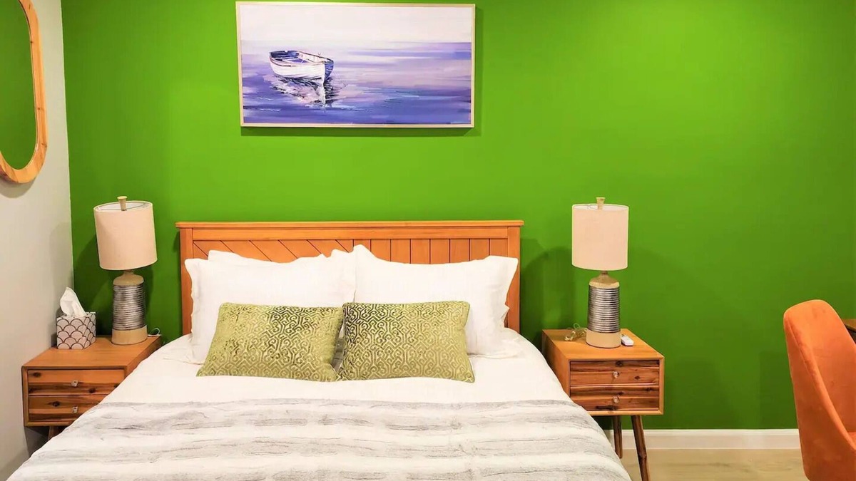 Lakeport Apartment | Sunrise Oasis - On the Lake/Pier/Full Kitchen Lakeport Room #1