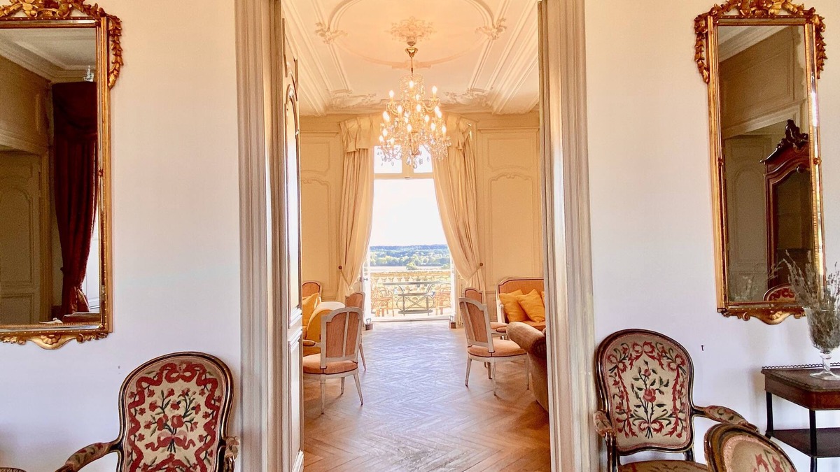 Tierce Other | Sunrise Room in Château with breakfast