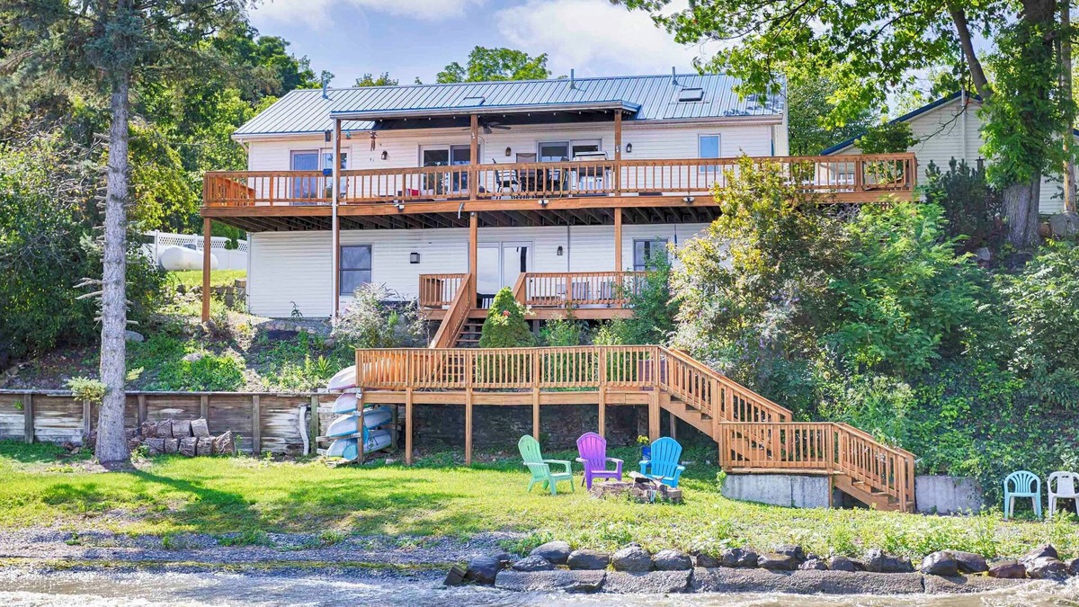 Town of Benton House | Sunrise Shores: Spectacular View!