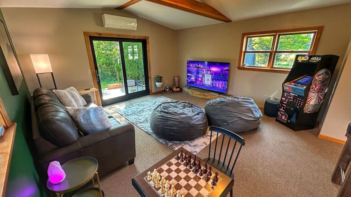 Manchester Center House | Sunrise Surprise spacious, great for entertaining