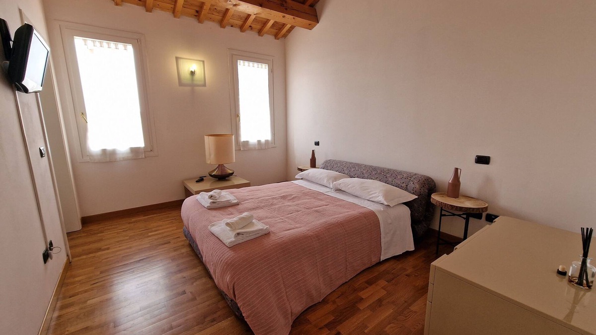Oriolo dei Fichi Apartment | SUNRISE WITH A VIEW - PRIVATE APARTMENT