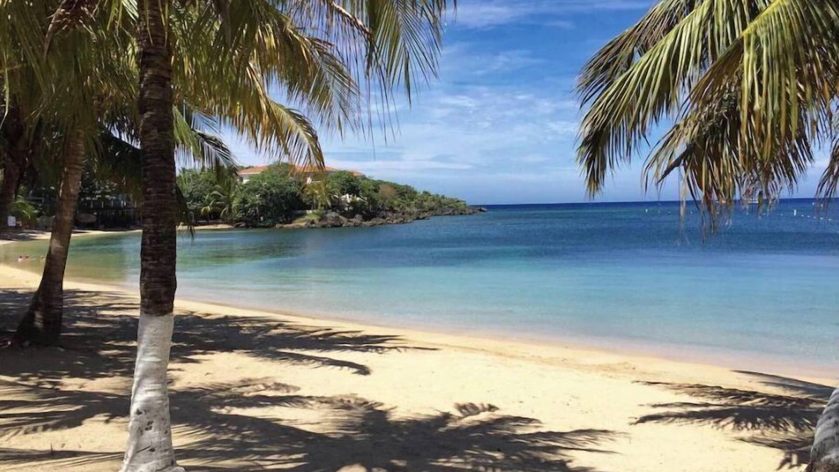 Half Moon Bay House | SUNsational Steps to Sea ~ 2 bedroom - West End, Half Moon Bay Starlink