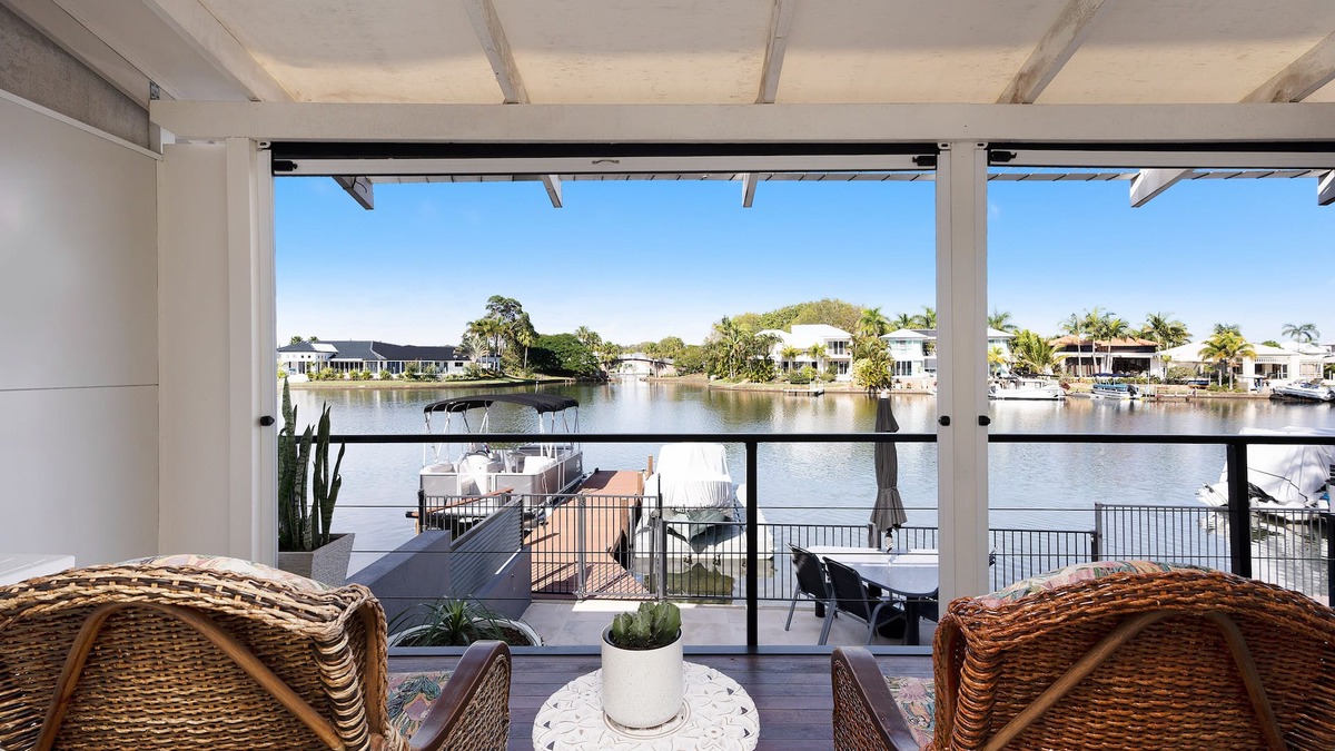 Boreen Point House | SUNSEEKER – A Tranquil Retreat in Noosa Waters