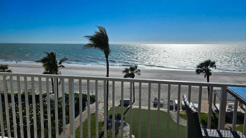 Marathon Apartment | Sunset and Beach view apartment 402