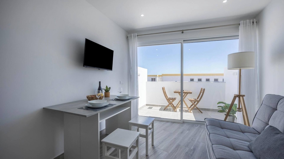 Sagres Apartment | 'Sunset Apartment' close to the Beach with Terrace & Wi-Fi