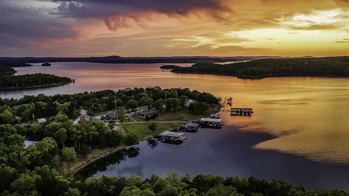 Lakeview House | Sunset Bay on Bull Shoals Lake- Howard Creek area!