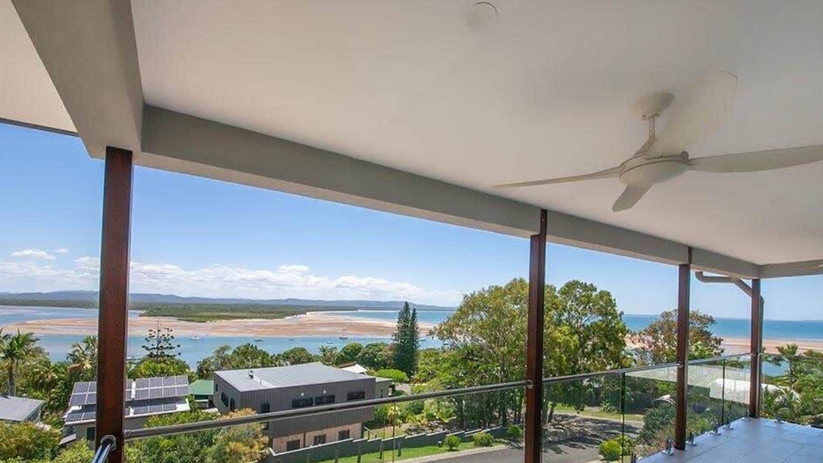 Seventeen Seventy Apartment | Sunset Beach House 1770 Level 3