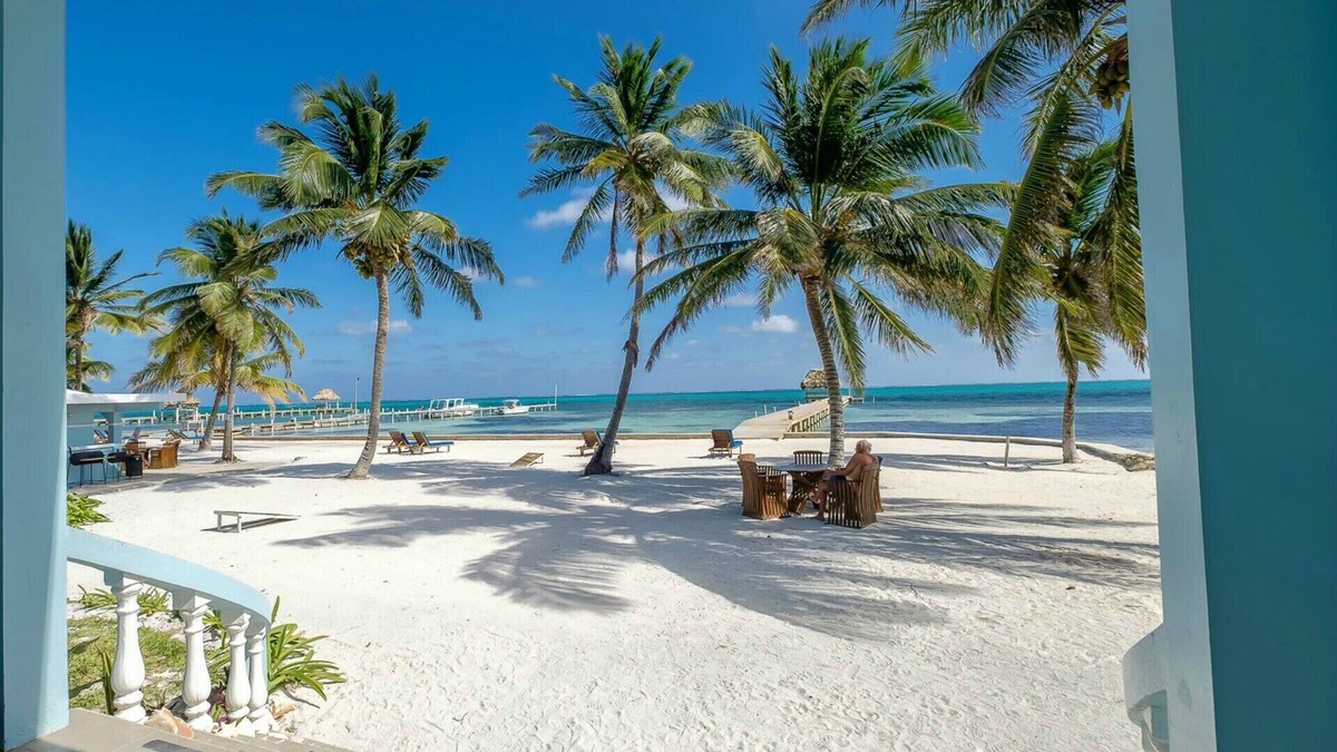 San Pedro Condo | Sunset Beach "B1" - Beachfront At Its Best Plus Pool, Kayaks, Bikes & More 🏖