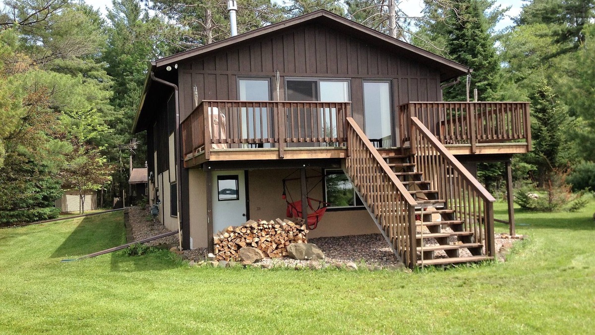 Shell Lake Cabin | Sunset Beach Cabin on clear 2500-acre Shell Lake in Shell Lake, Wisconsin.