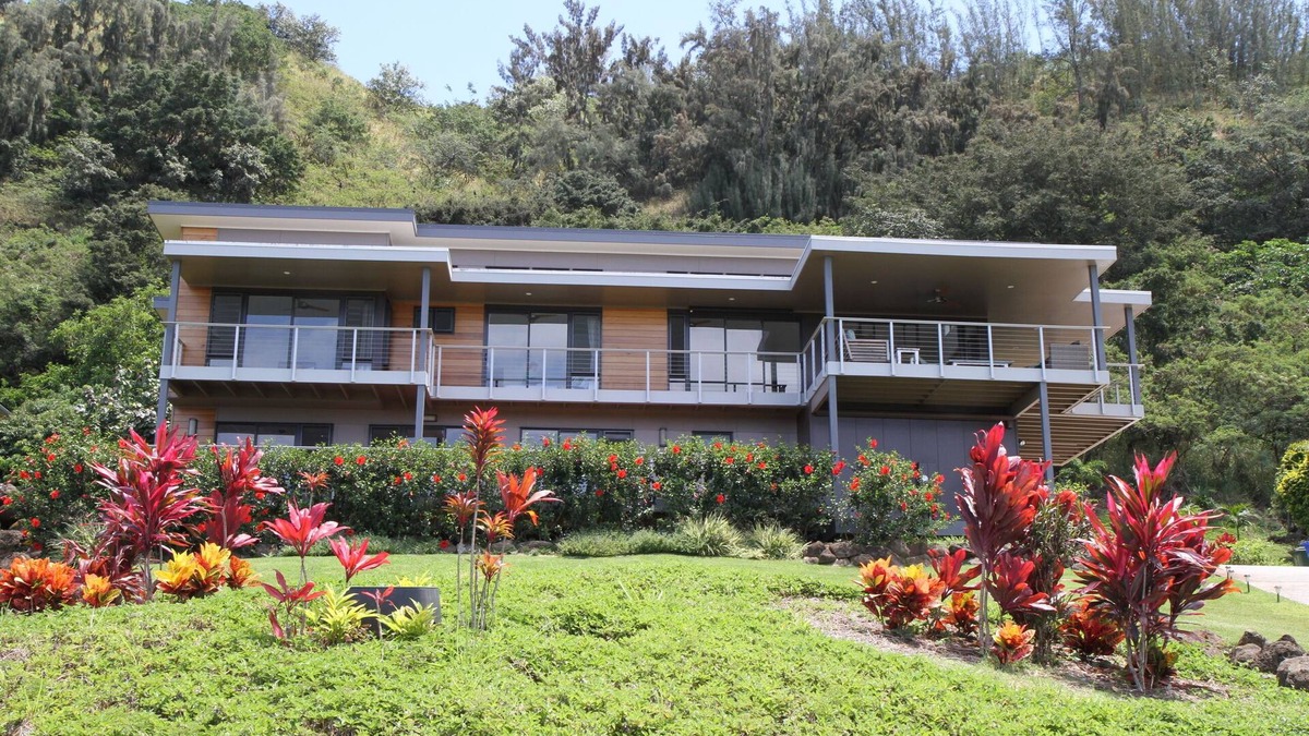Pupukea House | Sunset Beach. Relax! C&C LT rqmt. compliant. Fixed rental. Parking on-site.