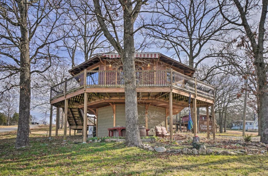 Diamond City House | Sunset Bluff Treehouse On Bull Shoals Lake!