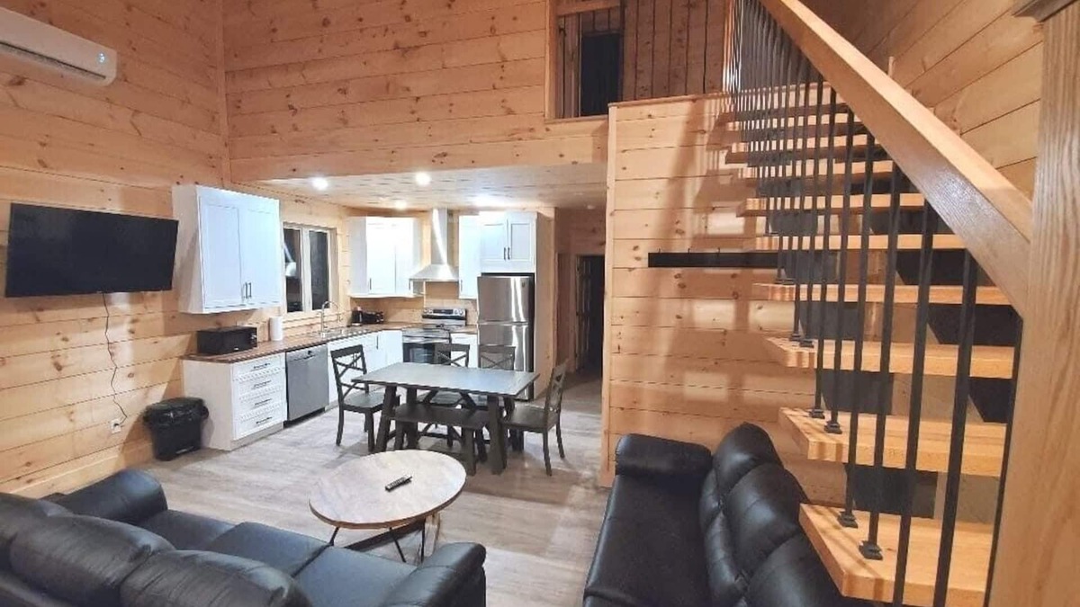 Terra Nova Ski Chalet | Sunset Chalet # 3: Super Chalet 4 Bedrooms Sleeps 8, 2 Full Bathrooms-Kitchen
