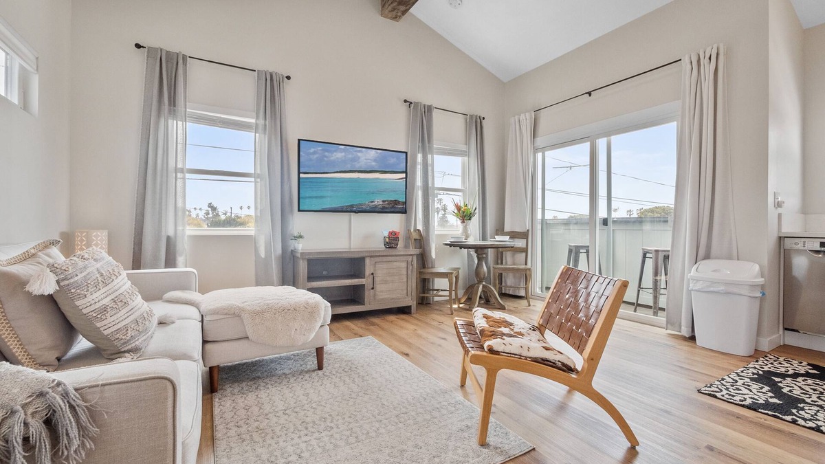 Sunset Cliffs Apartment | Sunset Cliffs Dream House - Patio, W/D, Steps to the Ocean!