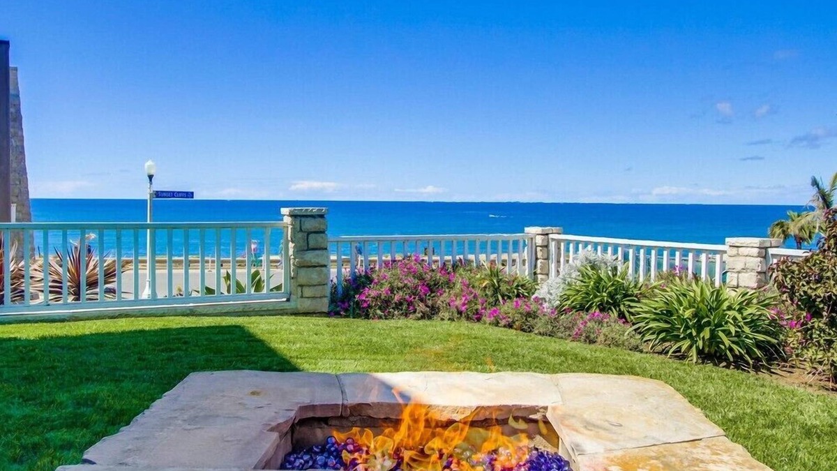 Sunset Cliffs Villa | SUNSET CLIFFS OCEAN VIEW HOME-1 House from Ocean & Now with New AC Sale