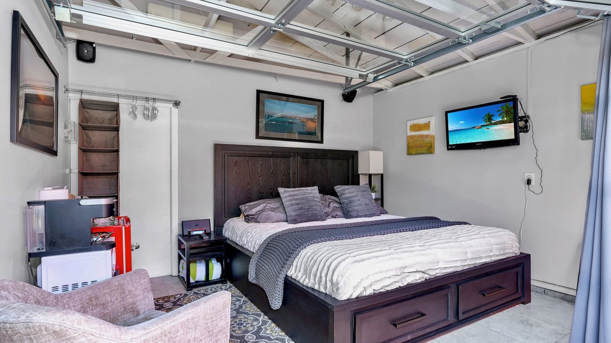 Sunset Cliffs Apartment | Sunset Cliffs Studio located 4 houses in from the water