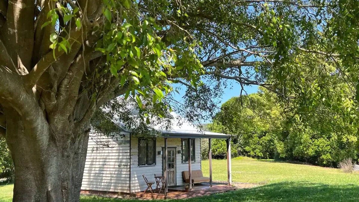 Ewingsdale Cottage | Sunset Cottage @ Byronnn