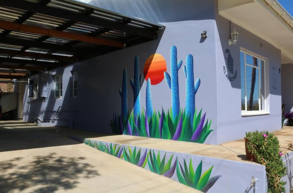Barrydale Apartment | Sunset Cottage - Cheerful 1 Bedroom Cottage