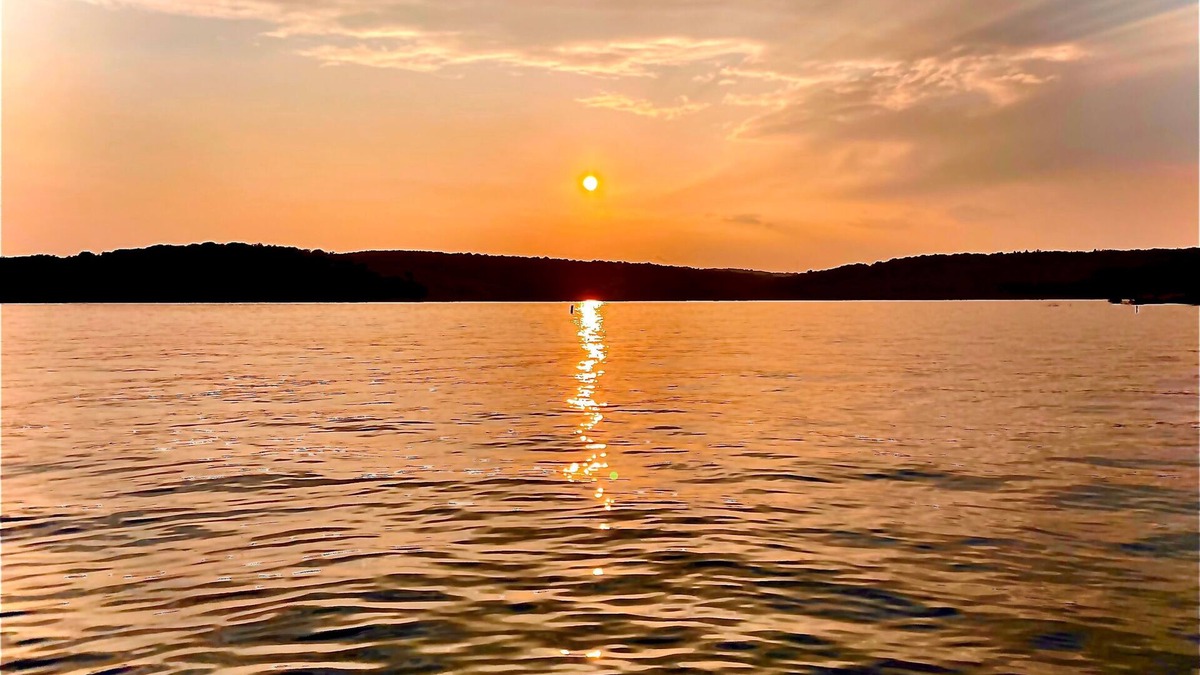 Greentown Cottage | Sunset Cottage - Lakefront Cottage with Private Dock