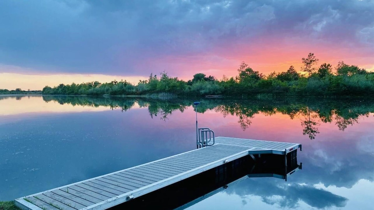 Oroville Cottage | Sunset Cottage on Feather River. Shoreline, Sunsets, and Nature await you!