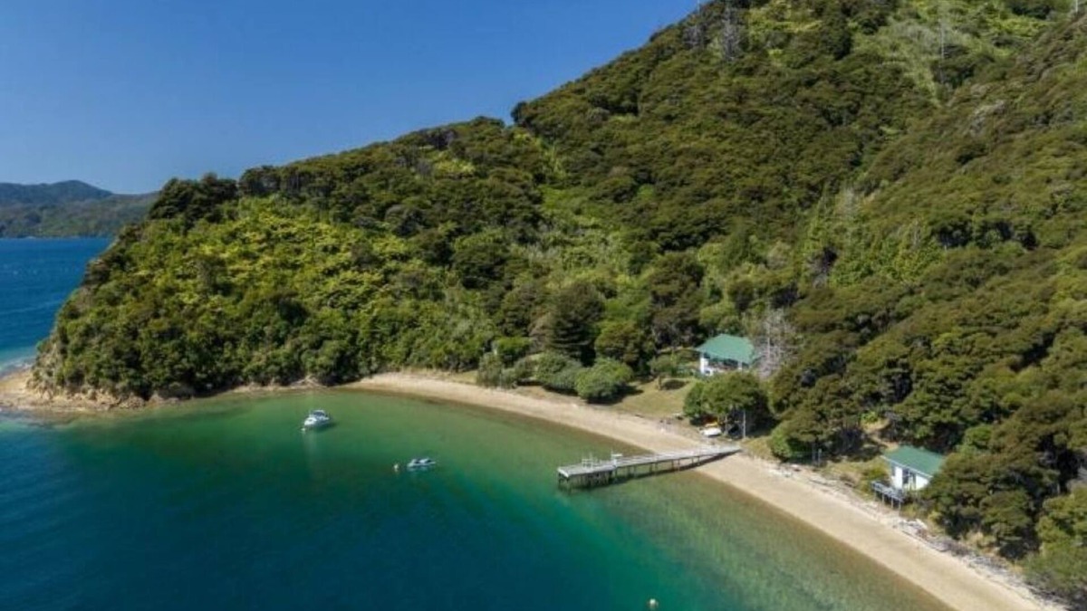 Whatamango Bay Cottage | Sunset Cottage right on the beach.