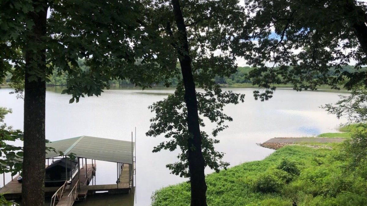 Camden House | Sunset Cove - Beautiful waterfront - Relax & Unwind on the KY Lake - TN River