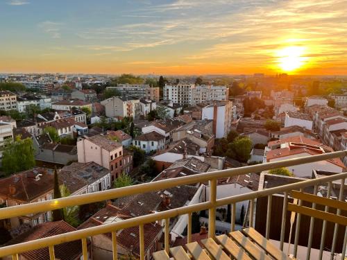 Le Busca Apartment | Sunset Duplex - Grand-Rond, Jardin des plantes, centre-ville, 2 BDRs 60m2, AC, Netflix - T3 60m2 avec clim