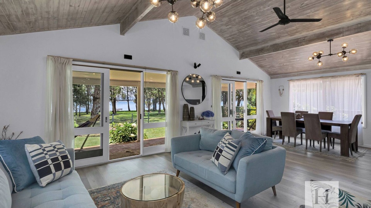 Chain Valley Bay House | Sunset Escape - Reserve Waterfront w/Kayaks