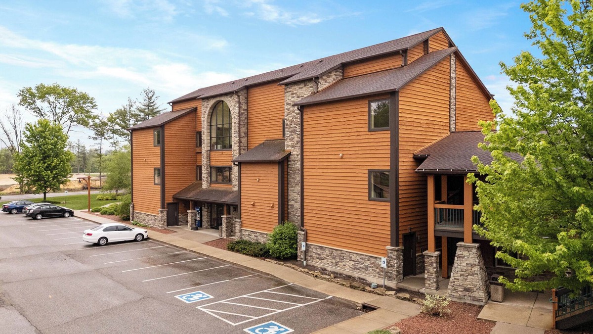 Wisconsin Dells Apartment | Sunset Fairways - Accessible Chula Vista Condo