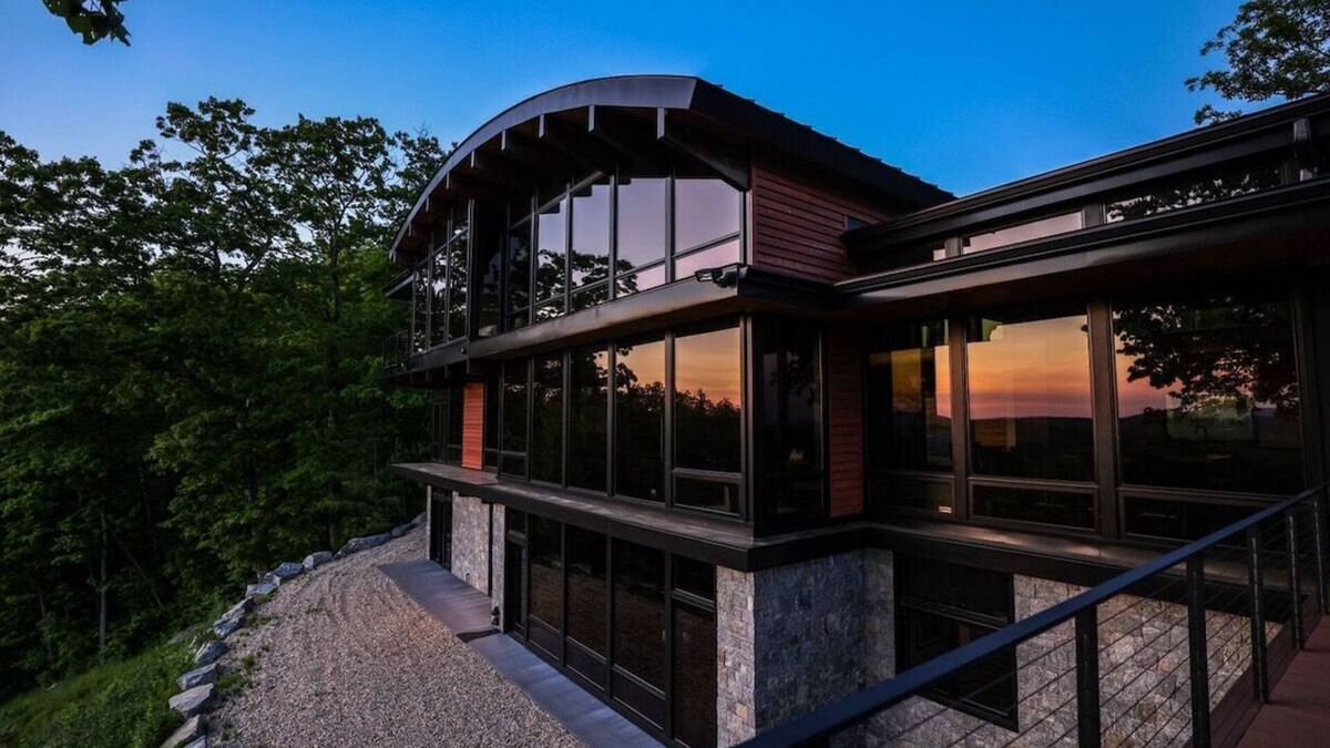 New Marlborough House | Sunset Falls: A Berkshire Mountain Luxury Retreat