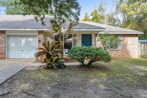 Gulfport Apartment | Sunset Getaway Spacious Retreat Near Beaches & Local Attractions