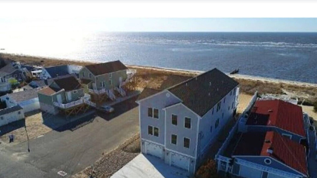 Green Creek Condo | Sunset Heaven - Bayfront Condo Second Floor !