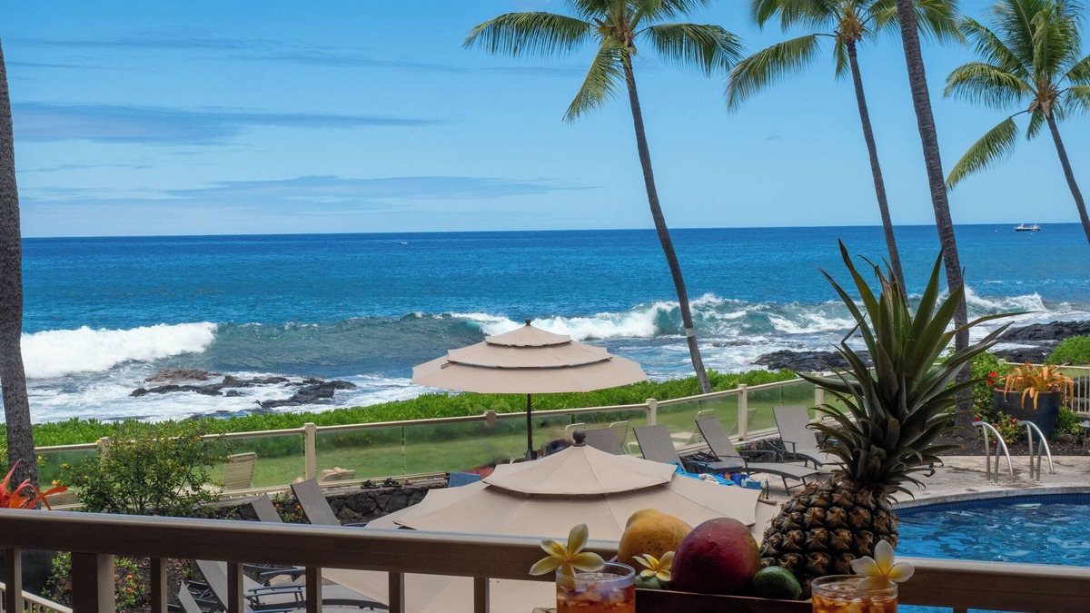 Historic Kailua Village Condo | Sunset in Paradise Oceanfront 1BR/1BA Condo at Kona Reef Fast WiFi & Central AC