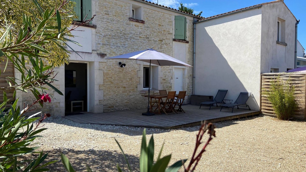 Le Chateau-d'Oleron House | Sunset, La Maison Nakety, 3 mins from Château d'Oléron beach