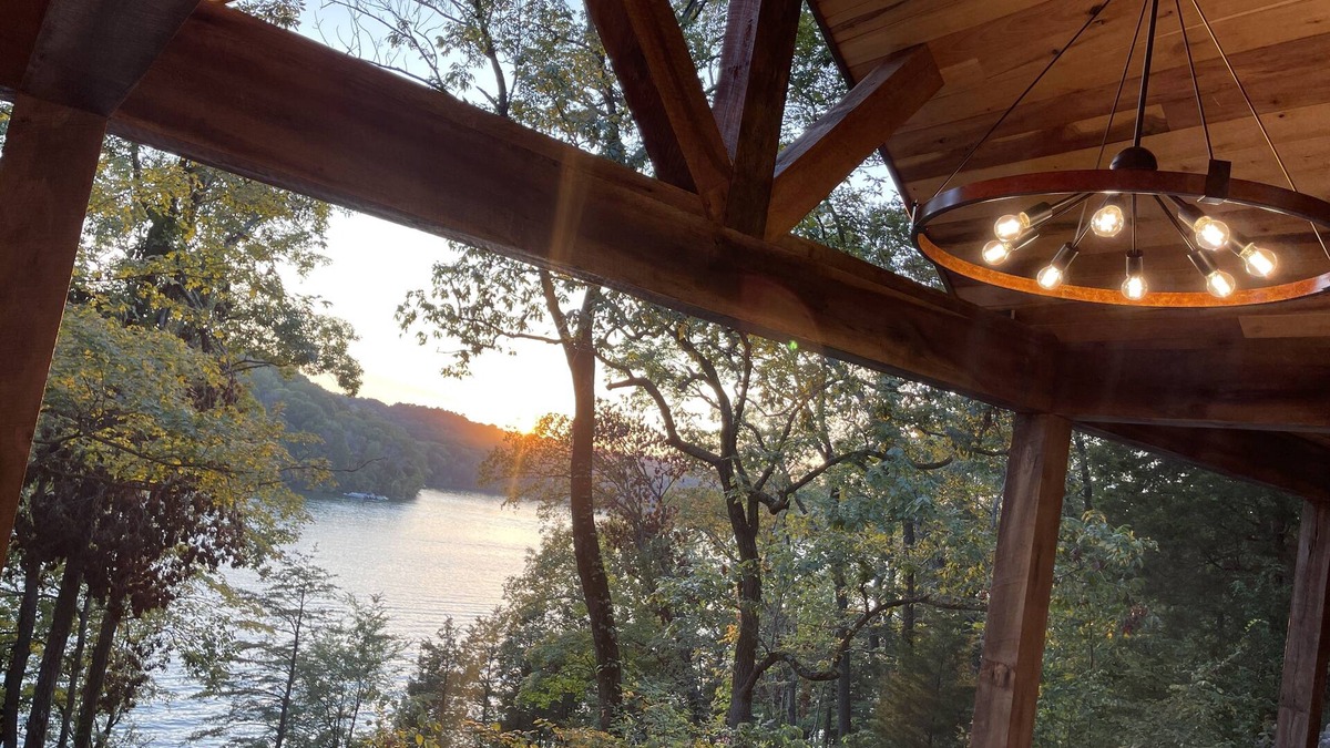 Lindseyville Cottage | Sunset Lake Cottage at Mammoth Cave