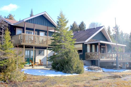 Northern Bruce Peninsula House | Sunset Lakehouse, cozy cottage