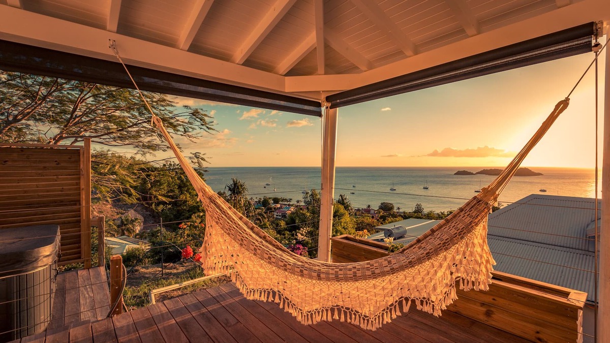 Malendure Cabin | Sunset Lodge - A romantic getaway by the sea