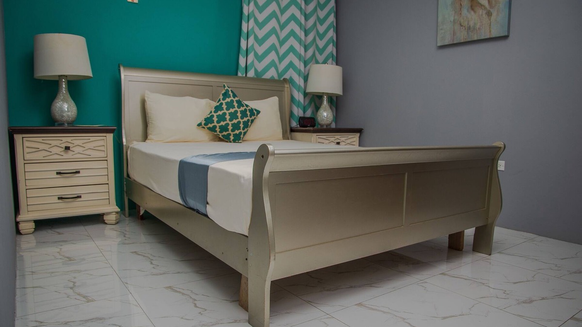 Hellshire Villa | Sunset Oasis: 3BR Portmore Gem