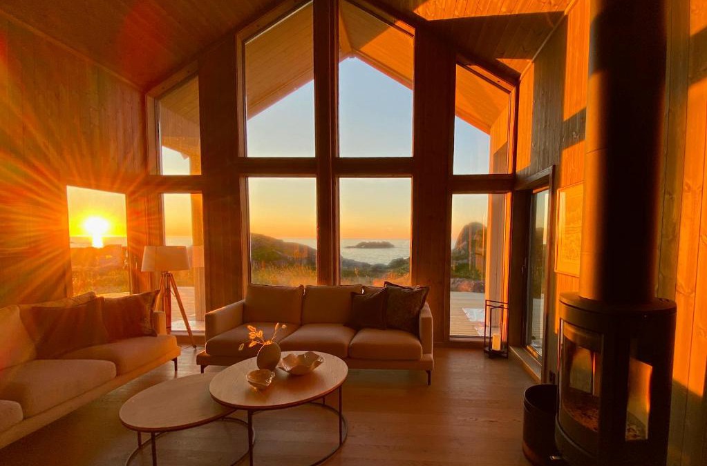 Bostad Ski Chalet | Sunset Panorama - Superior Cabin Lofoten