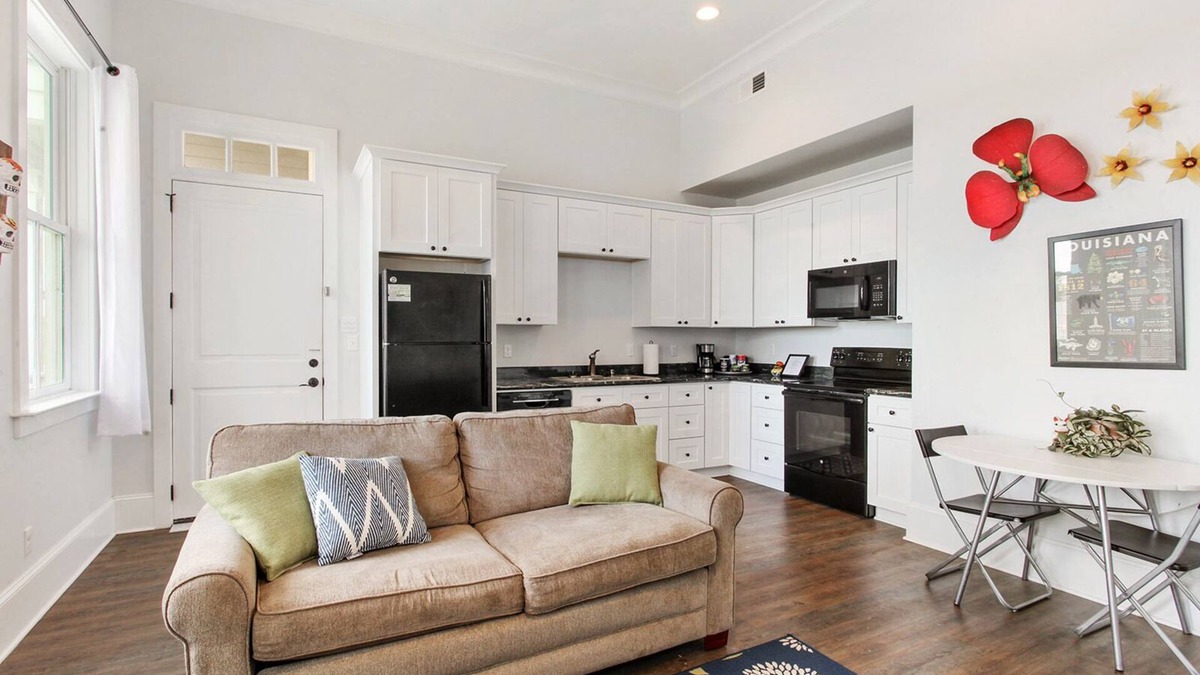 Algiers Point Condo | Sunset Point B, Serene And Private One Bedroom Condo