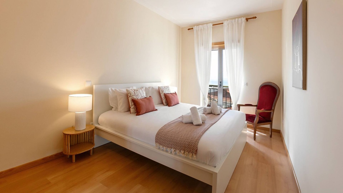 Nazare Apartment | Sunset Retreat - Spacious Apartment