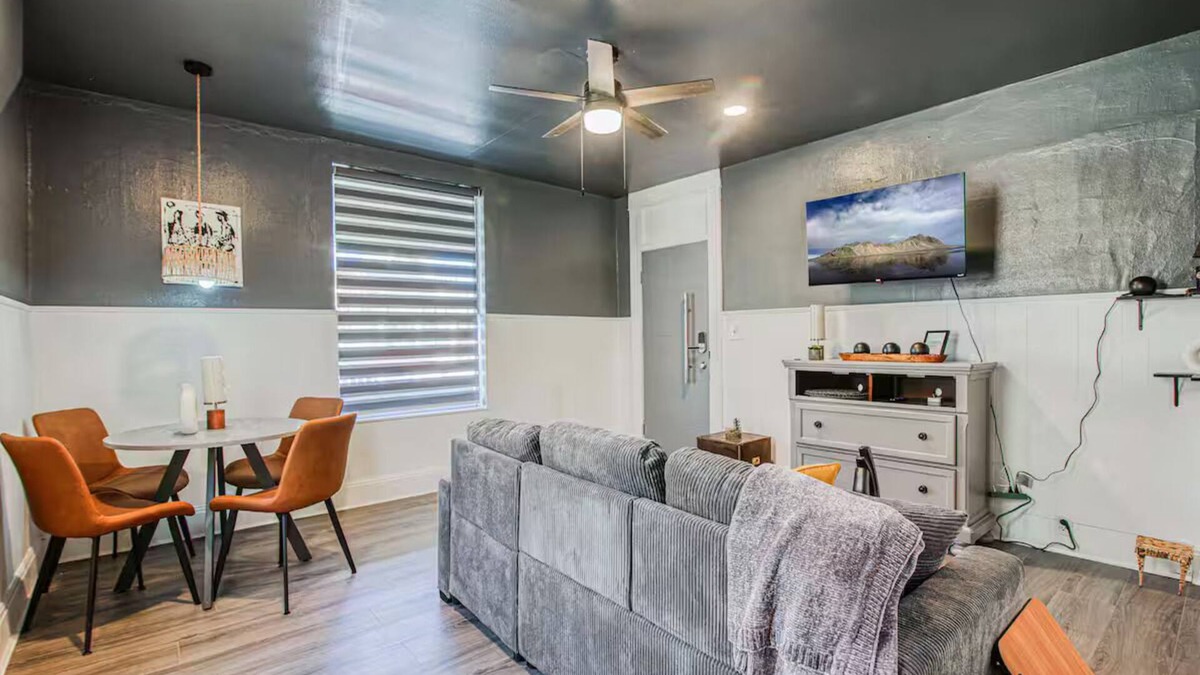 El Paso Apartment | Sunset Sanctuary - El Paso