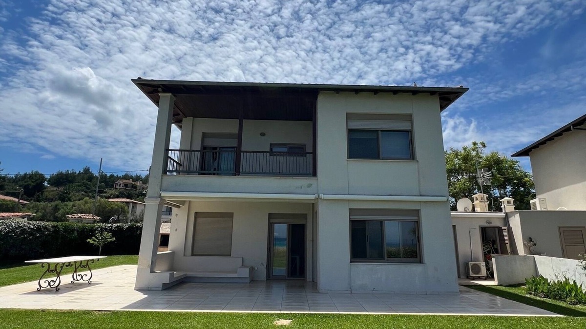 Haniotis Villa | SUNSET SEA FRONT 20 METERS FROM THE SAND