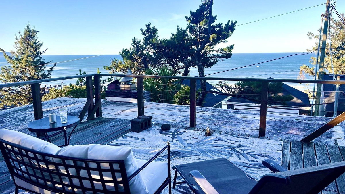 Oceanside House | Sunset Serenade Oceanview Property in Oceanside, 4 minute walk to beach.