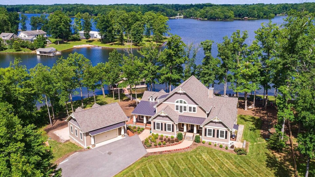 Bumpass House | Sunset Shores - Luxury by B. Michael's Escapes