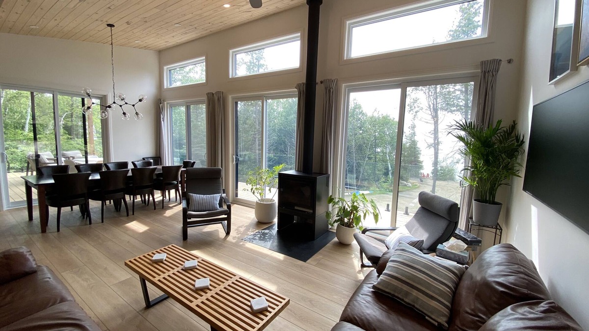 Kincardine Cottage | Sunset Shores Retreat - Close to Port Elgin and Kincardine - dog friendly