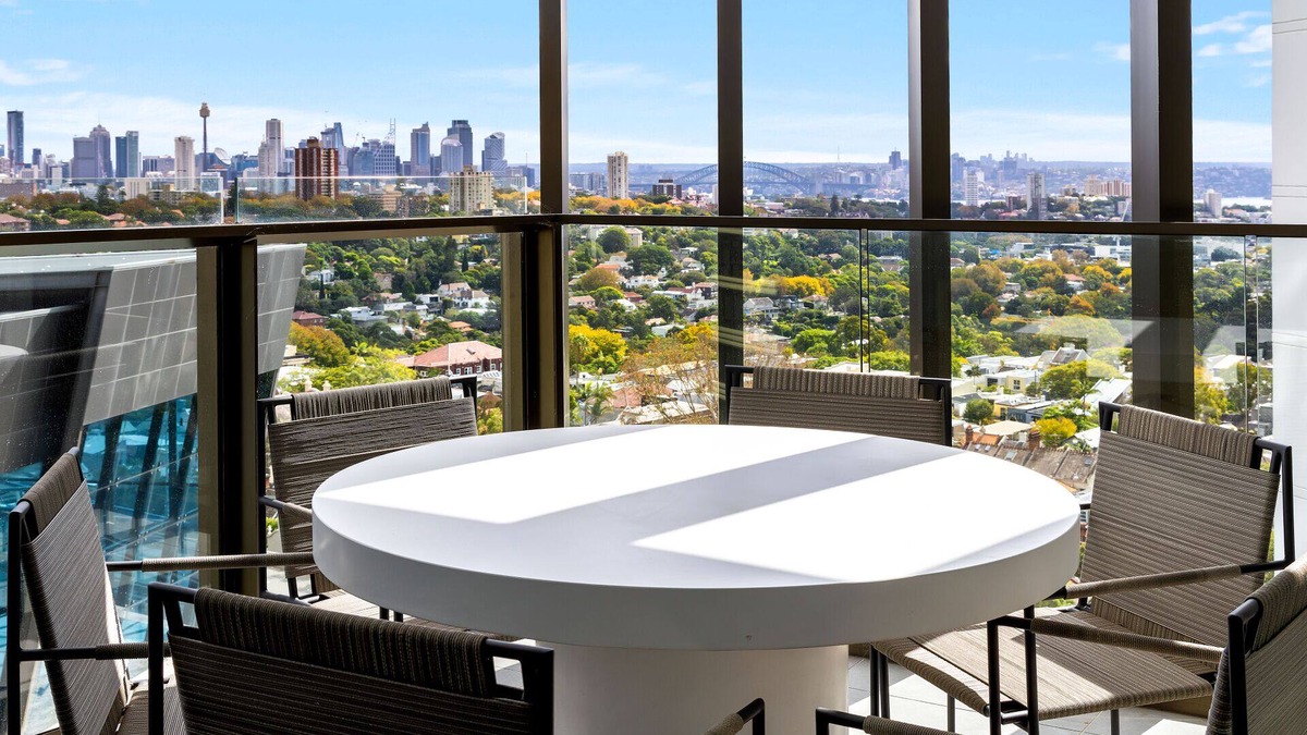 Bondi Junction Apartment | Sunset Spectacular in Bondi Junction