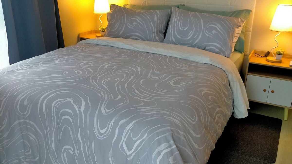 Iloilo Apartment | Sunset Suite Avida nA cozy 1-bedroom with AC and WiFi in charming Iloilo City