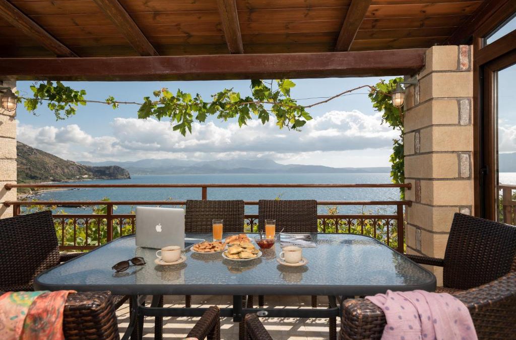 Kolymbari Villa | Sunset Traditional House