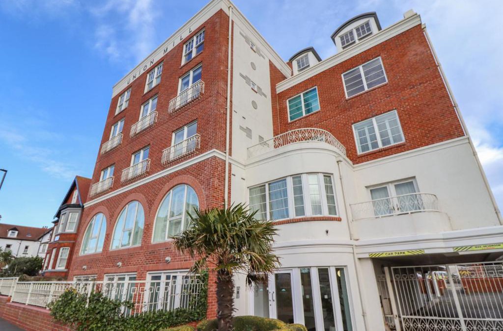 West Cliff Apartment | Sunset View
