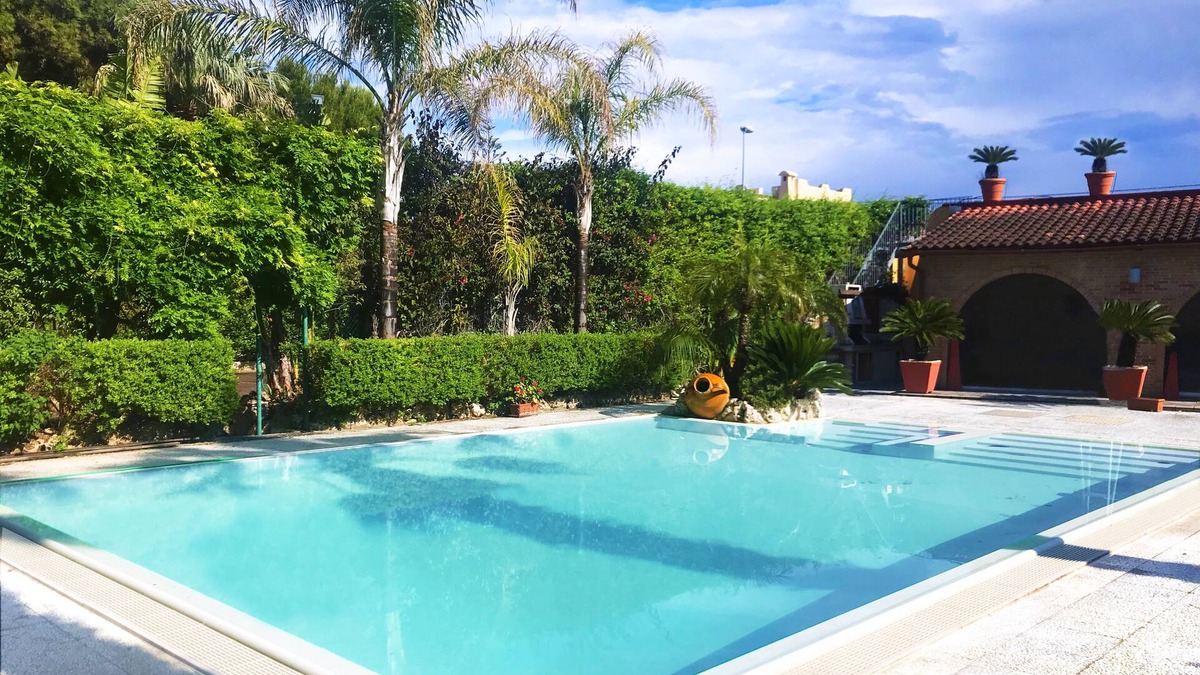 Taranto House | Sunset View Loft with pool